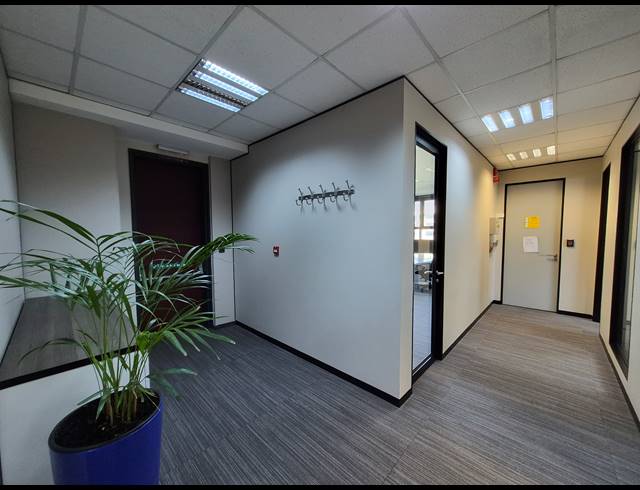 423M² OFFICE TO LET IN SANDTON CENTRAL